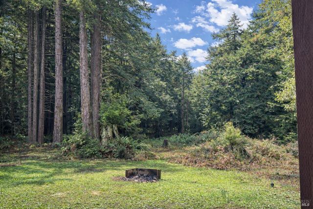 19400 Dorffi Rd, Fort Bragg, CA 95437