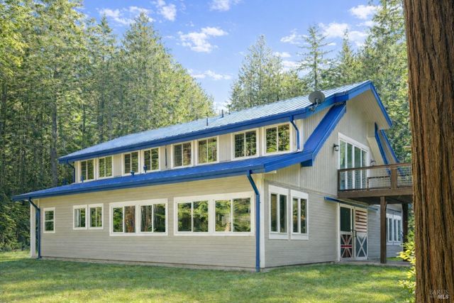 19400 Dorffi Rd, Fort Bragg, CA 95437