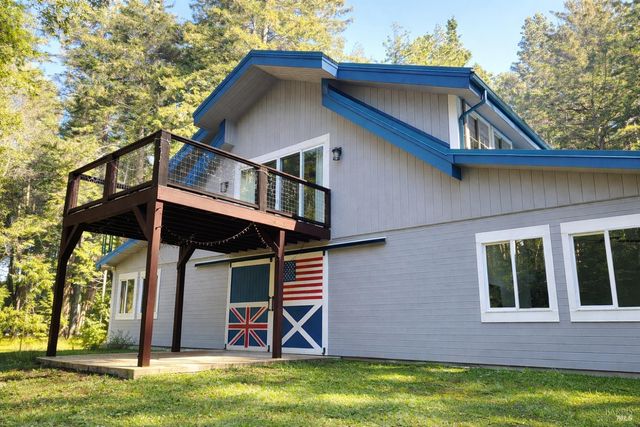 19400 Dorffi Rd, Fort Bragg, CA 95437