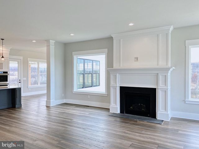 76 LONG LN, Kirkwood, PA 17536