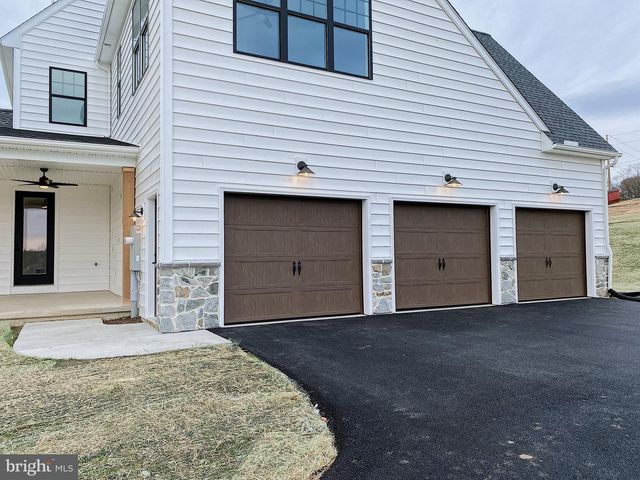 76 LONG LN, Kirkwood, PA 17536