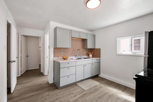 909 AVENUE G, Council Bluffs, IA 51503