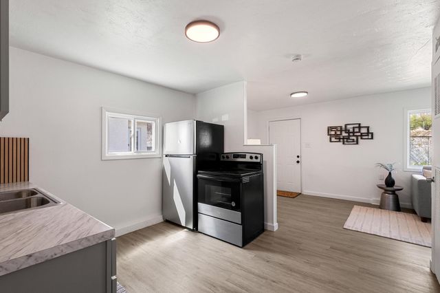 909 AVENUE G, Council Bluffs, IA 51503