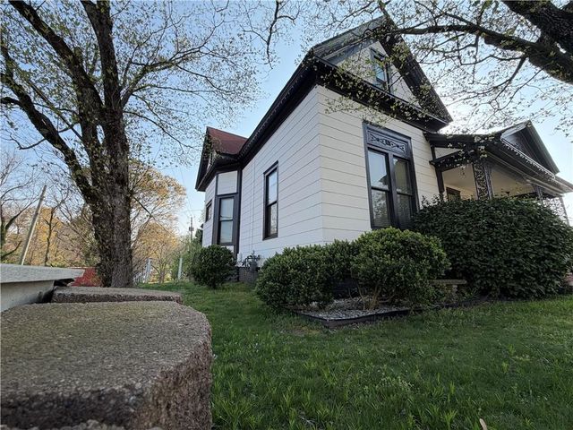 41 W Campbellton Street, Fairburn, GA 30213