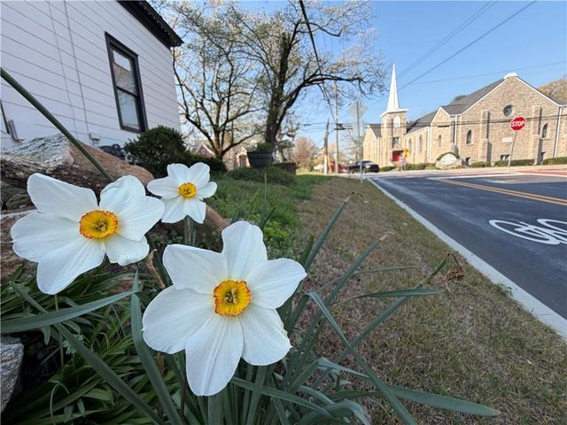 41 W Campbellton Street, Fairburn, GA 30213