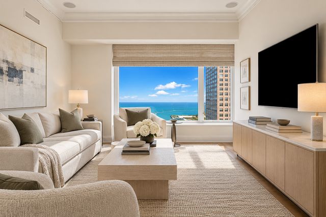 800 N Michigan Avenue 5501, Chicago, IL 60611