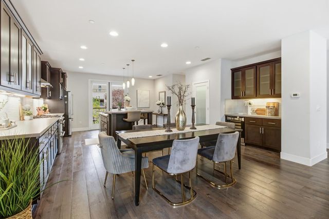 1019 Ice Cream Ln, Sacramento, CA 95814