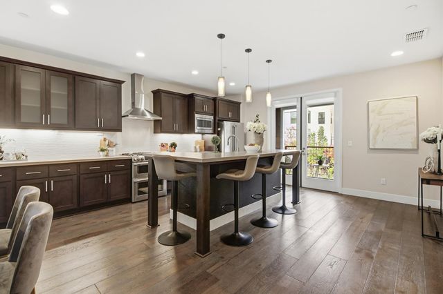 1019 Ice Cream Ln, Sacramento, CA 95814