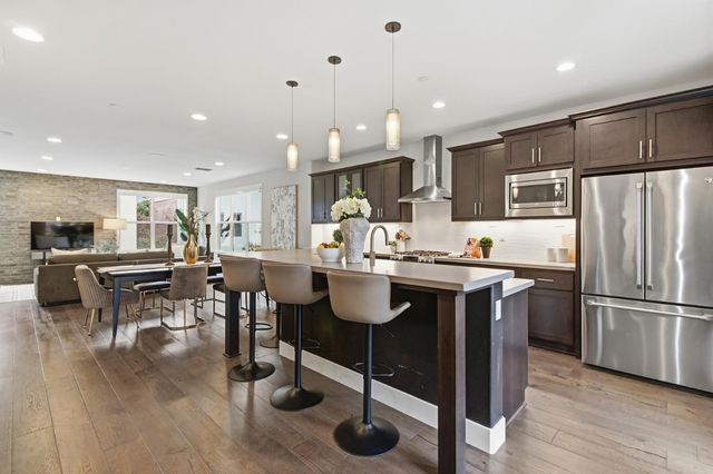 1019 Ice Cream Ln, Sacramento, CA 95814