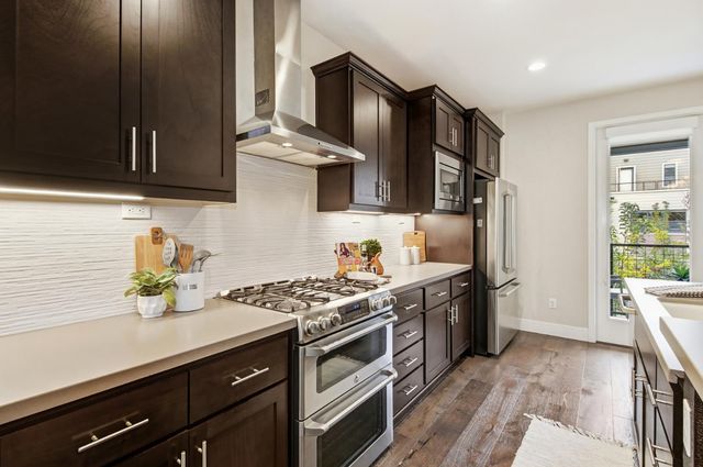 1019 Ice Cream Ln, Sacramento, CA 95814