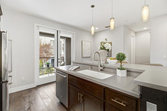 1019 Ice Cream Ln, Sacramento, CA 95814