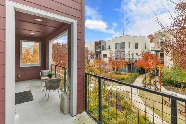 1019 Ice Cream Ln, Sacramento, CA 95814