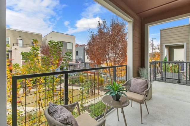 1019 Ice Cream Ln, Sacramento, CA 95814