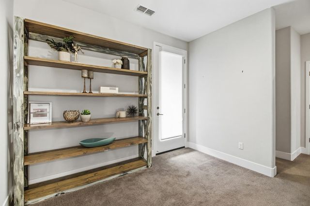 1019 Ice Cream Ln, Sacramento, CA 95814