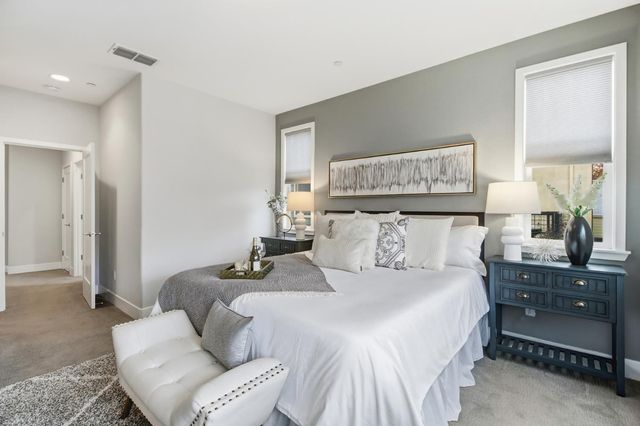 1019 Ice Cream Ln, Sacramento, CA 95814