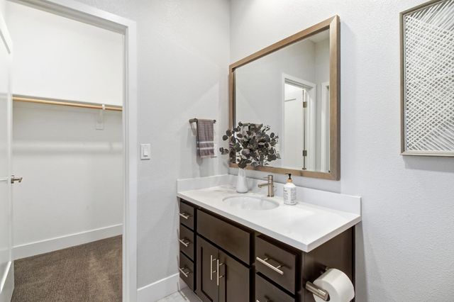 1019 Ice Cream Ln, Sacramento, CA 95814