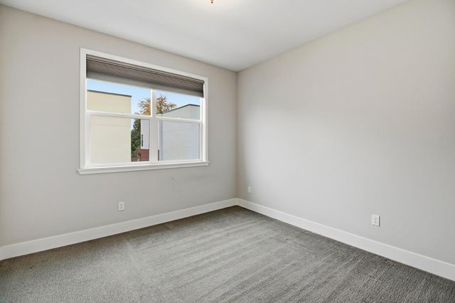 1019 Ice Cream Ln, Sacramento, CA 95814