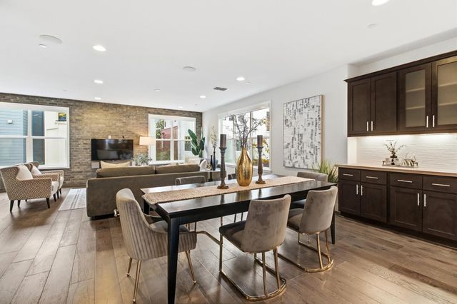 1019 Ice Cream Ln, Sacramento, CA 95814