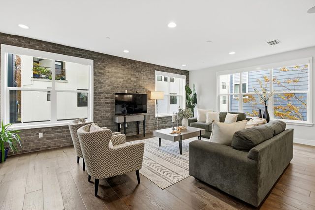 1019 Ice Cream Ln, Sacramento, CA 95814