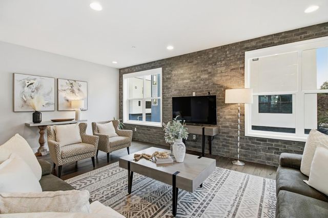 1019 Ice Cream Ln, Sacramento, CA 95814