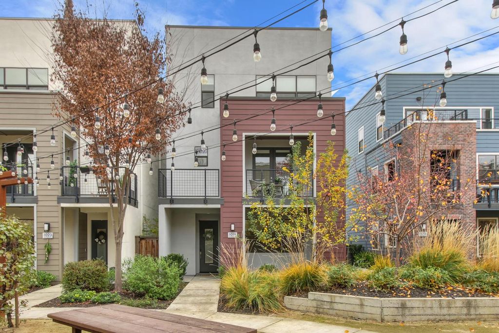 1019 Ice Cream Ln, Sacramento, CA 95814