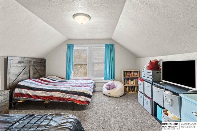 915 W Military Avenue, Fremont, NE 68025