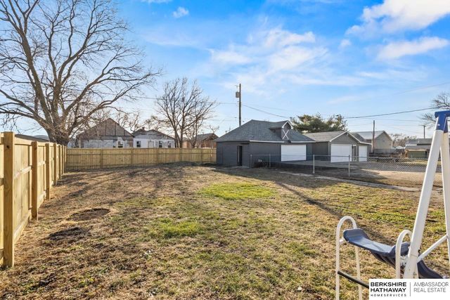 915 W Military Avenue, Fremont, NE 68025