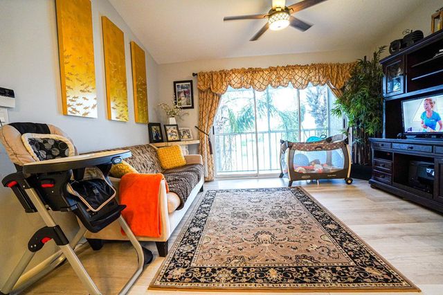 13791 ONEIDA Drive H3, Delray Beach, FL 33446