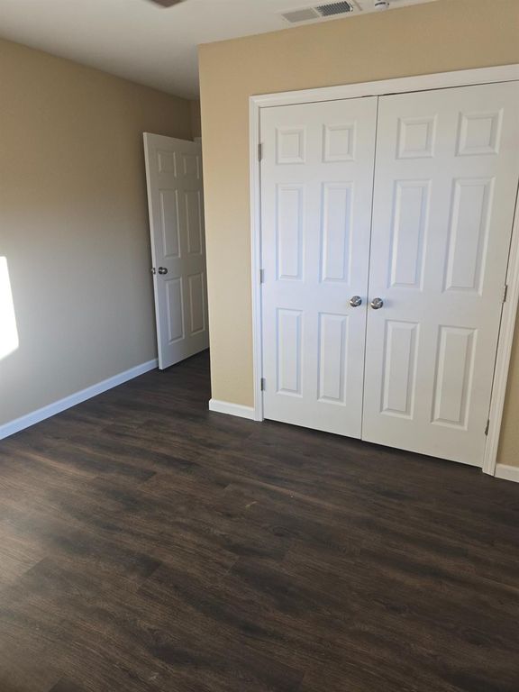 Image 16 of property listing at 1946 Calimyrna Avenue, Clovis, CA 93611