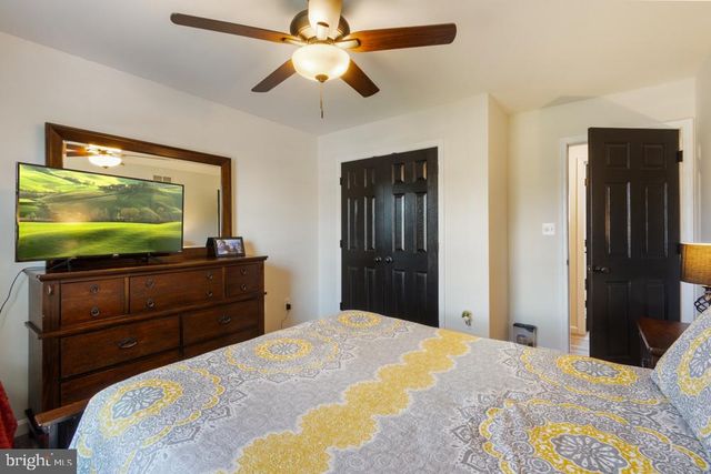 680 GRANT DR, Gettysburg, PA 17325