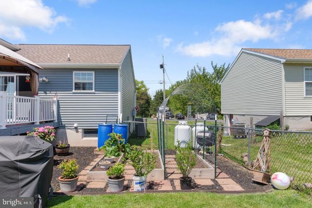 680 GRANT DR, Gettysburg, PA 17325