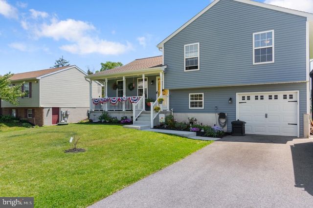 680 GRANT DR, Gettysburg, PA 17325