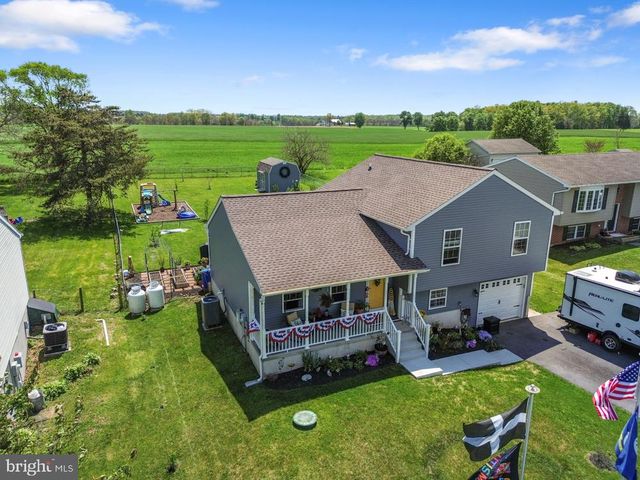680 GRANT DR, Gettysburg, PA 17325
