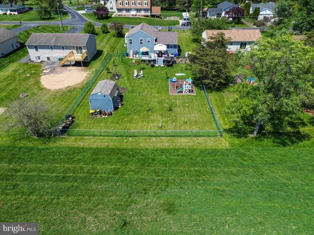 680 GRANT DR, Gettysburg, PA 17325