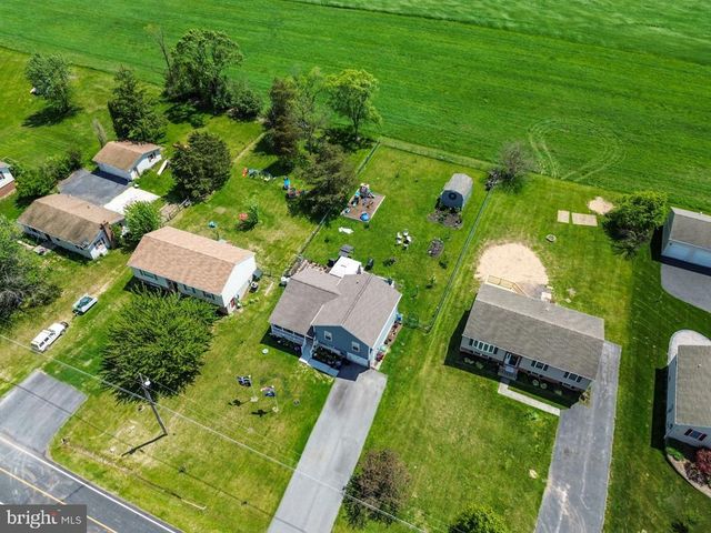 680 GRANT DR, Gettysburg, PA 17325