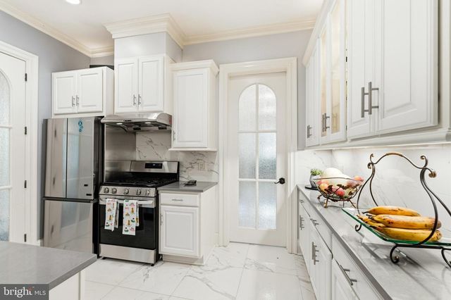 11900 CENTURION WAY, Potomac, MD 20854