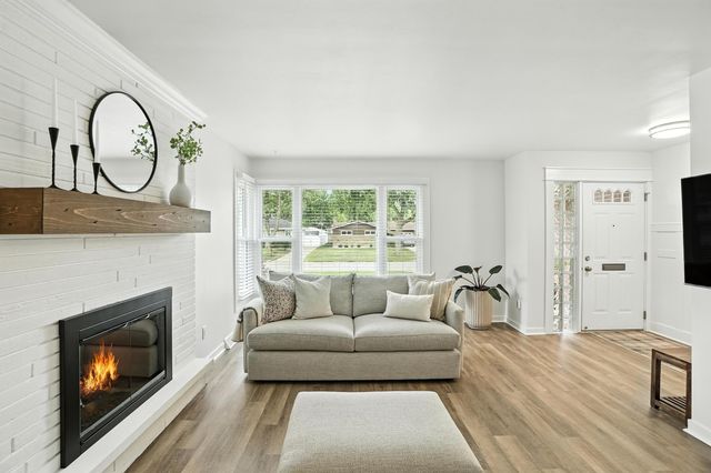 8138 Kooy Drive, Munster, IN 46321