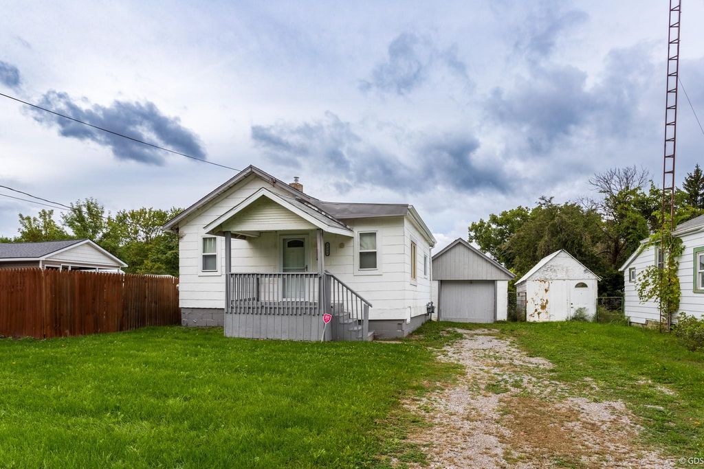 1235 Norton Street, Burton, MI 48529