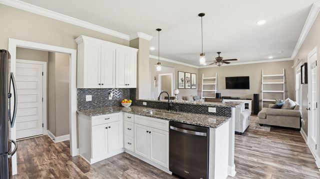 5006 Rainier Dr, Chapel Hill, TN 37034