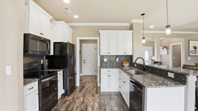 5006 Rainier Dr, Chapel Hill, TN 37034