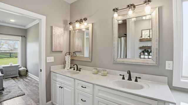 5006 Rainier Dr, Chapel Hill, TN 37034