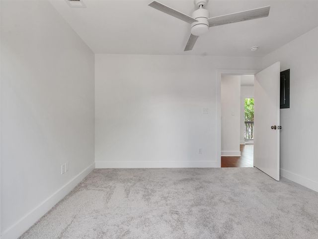 2829 Timmons Lane 204, Houston, TX 77027