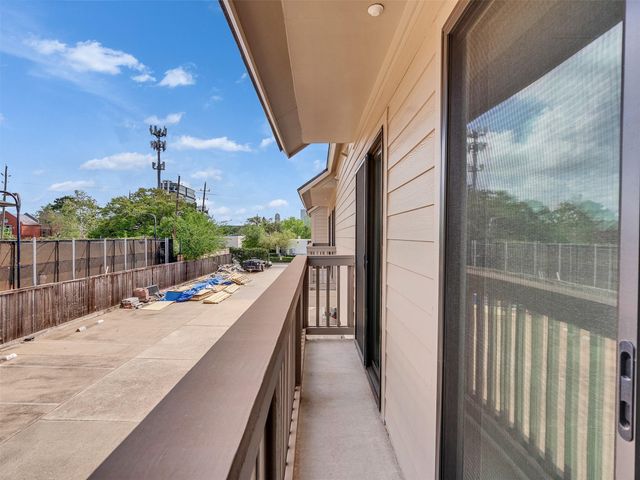 2829 Timmons Lane 204, Houston, TX 77027