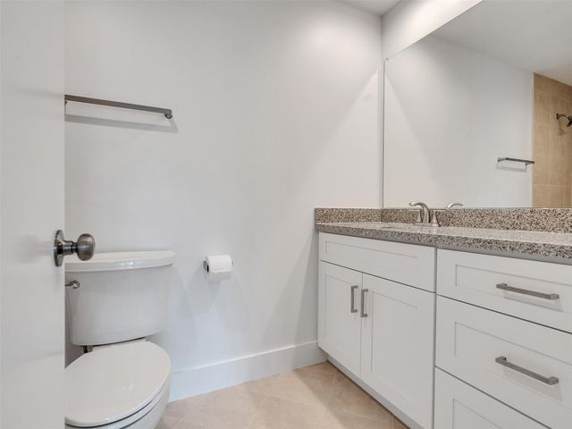 2829 Timmons Lane 204, Houston, TX 77027