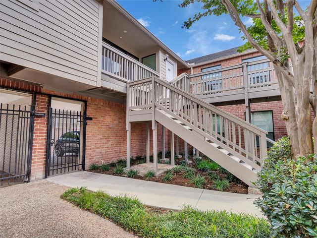 2829 Timmons Lane 204, Houston, TX 77027
