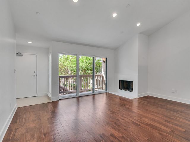 2829 Timmons Lane 204, Houston, TX 77027