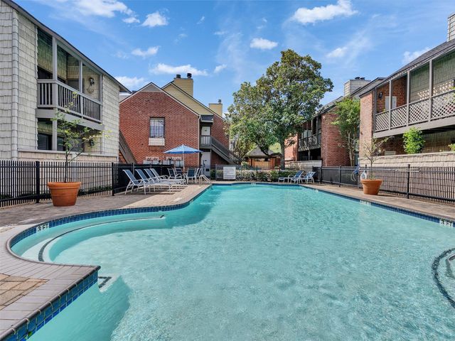 2829 Timmons Lane 204, Houston, TX 77027