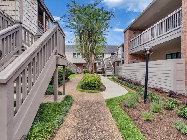 2829 Timmons Lane 204, Houston, TX 77027