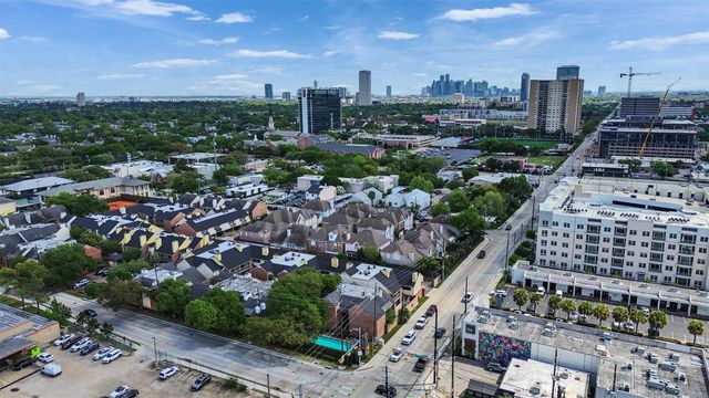 2829 Timmons Lane 204, Houston, TX 77027