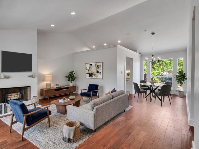 2829 Timmons Lane 204, Houston, TX 77027